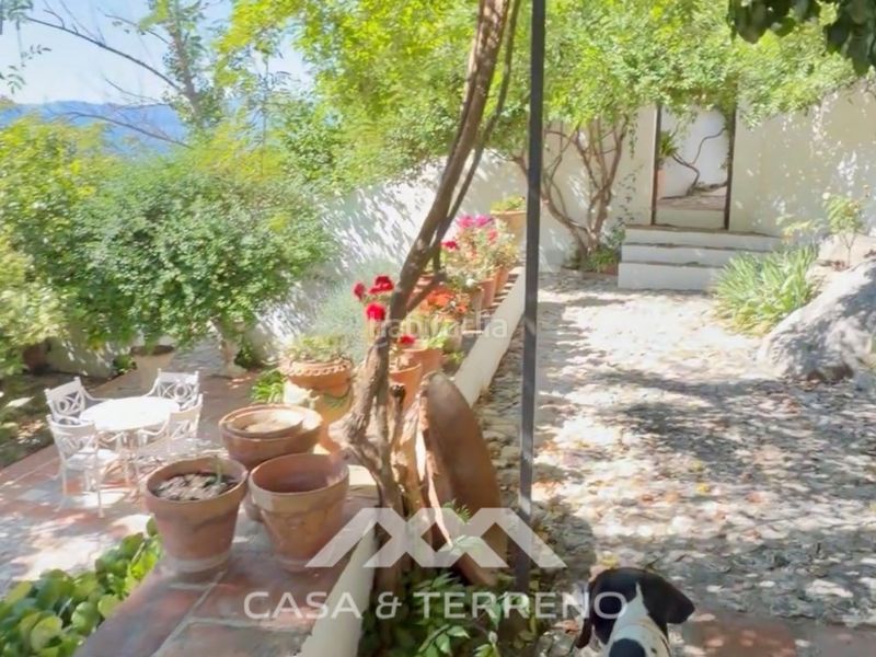 Foto 5843cc77-9e06-4924-9395-1f9d7639bf5e. Casa amb aparcament piscina a Comares