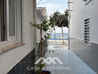 Lloguer Casa adossada  Avenida andalucia (caleta velez). Casa renovada a 25 m de la playa  caleta de vélez