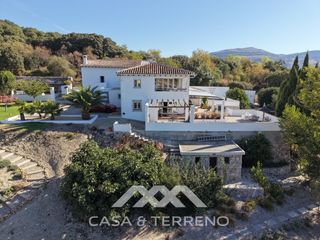 Chalet  A4152 km 11 rancho verde. Cortijo andaluz restaurado con tres alojamientos para huéspedes