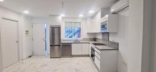 Casa a Calle espliego 25. Bonita planta baja de casa mata en céntrica con 3 dormitorios y