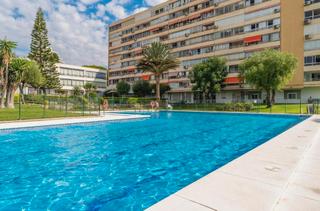 Apartament  Avenida terramar alto. Apartamento cerca de la playa con jardines y piscina, 2 dormitor