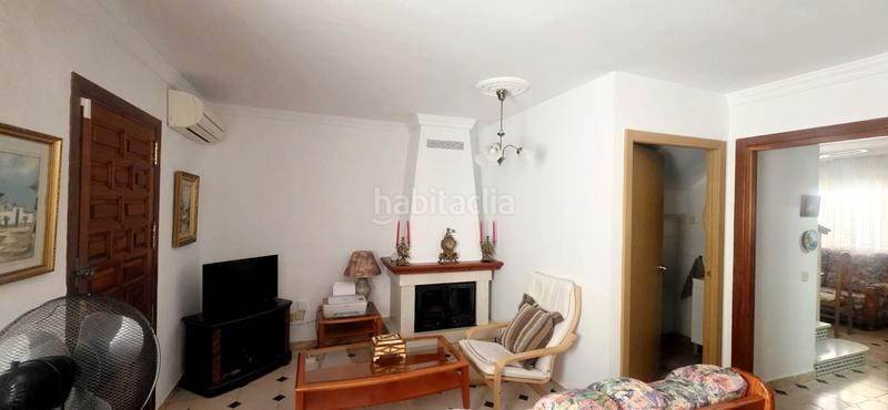 Foto b470dd18-16a8-40ab-a732-62d9e42f83bb. Semi detached house in avenida las palmeras 87 in Benalmádena