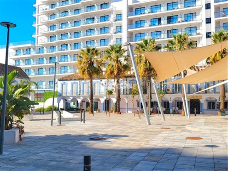 Foto 415d9826-4fc8-4e7e-a0de-1745f013f07f. Zweistöckige wohnung mit kamin in Puerto Marina Benalmádena