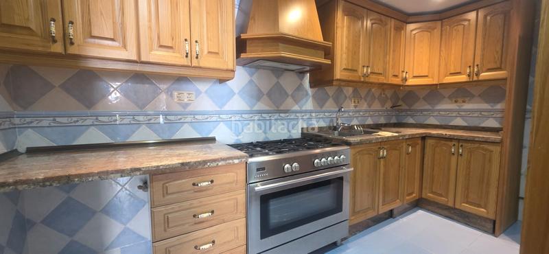 Foto ecd672f0-7ec3-4b95-ad15-6511d1f9f56e. Zweistöckige wohnung mit kamin in Puerto Marina Benalmádena