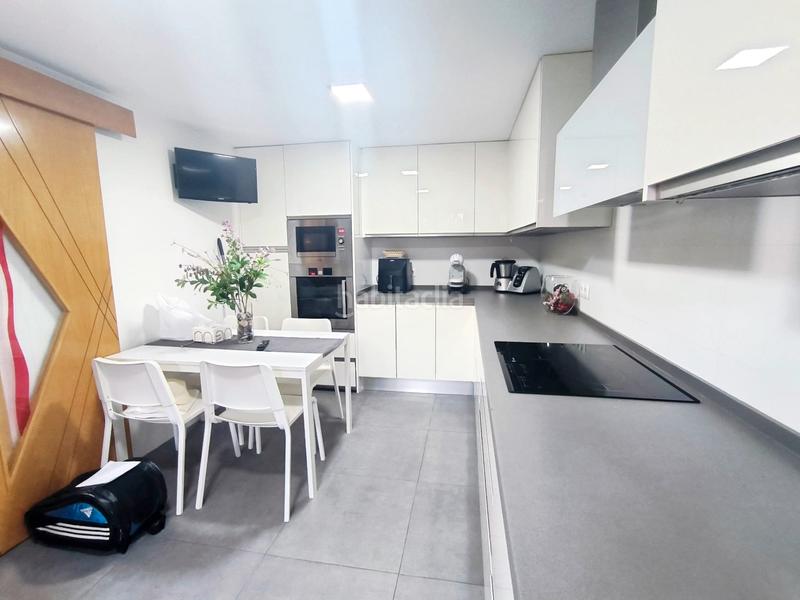 Foto 2e092aee-5b08-4ae6-875c-41c37d85ea53. Casa adossada amb xemeneia aparcament a Montemar Torremolinos