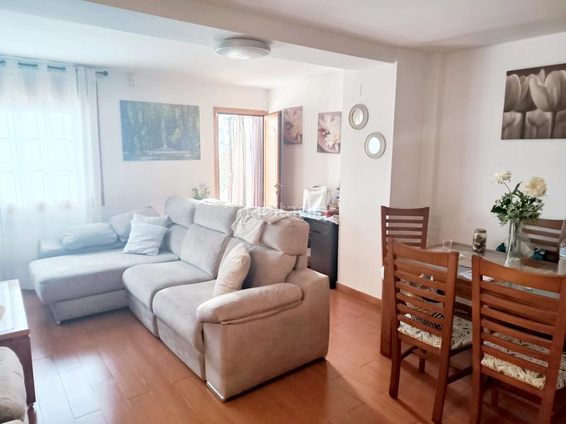 Foto 596a86b9-961f-4dd0-aa75-b683d9036914. Casa adossada amb xemeneia aparcament a Montemar Torremolinos