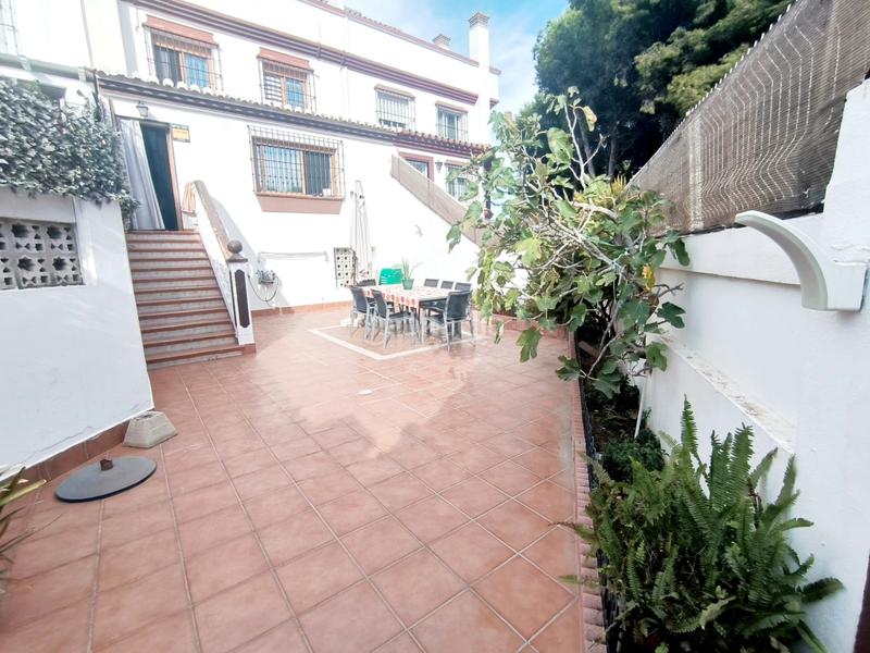 Foto 76d004bd-6344-4983-b38d-a7416c8d904e. Casa adossada amb xemeneia aparcament a Montemar Torremolinos