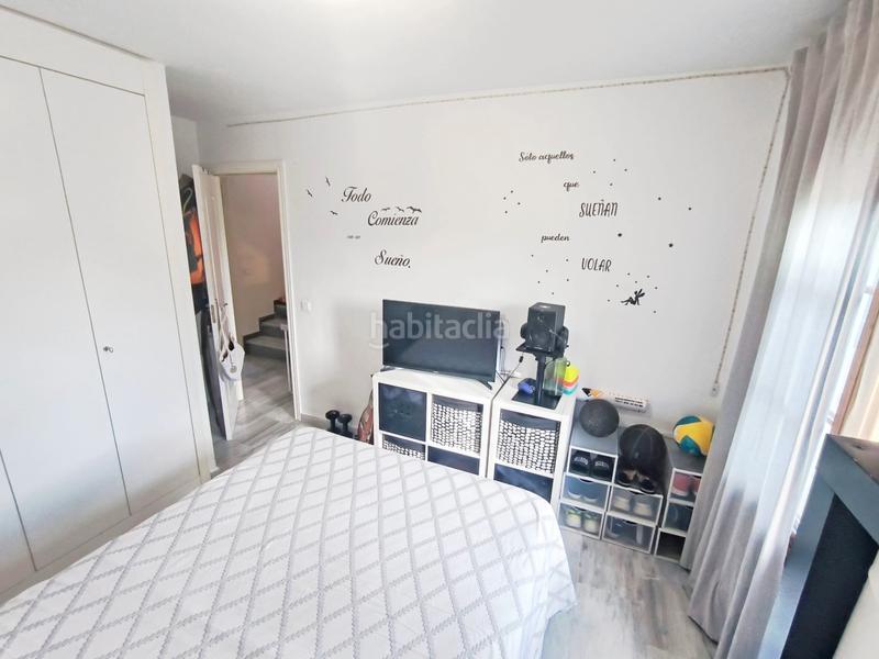 Foto b125407c-01d1-451d-a48e-e2f19af56801. Casa adossada amb xemeneia aparcament a Montemar Torremolinos