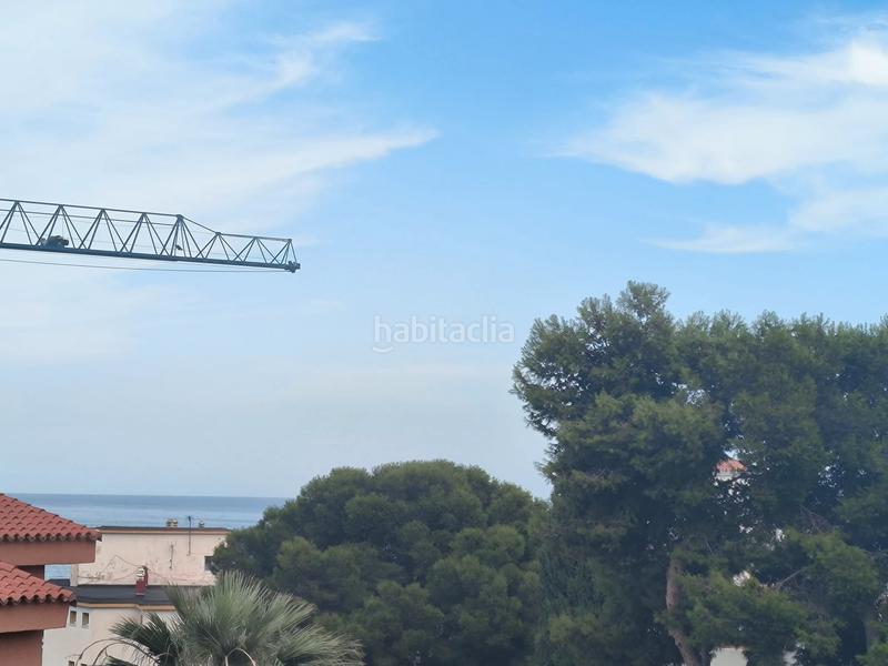 Foto dc95b034-c9d0-4e5d-85ef-50fbdc7ecb81. Casa adossada amb xemeneia aparcament a Montemar Torremolinos