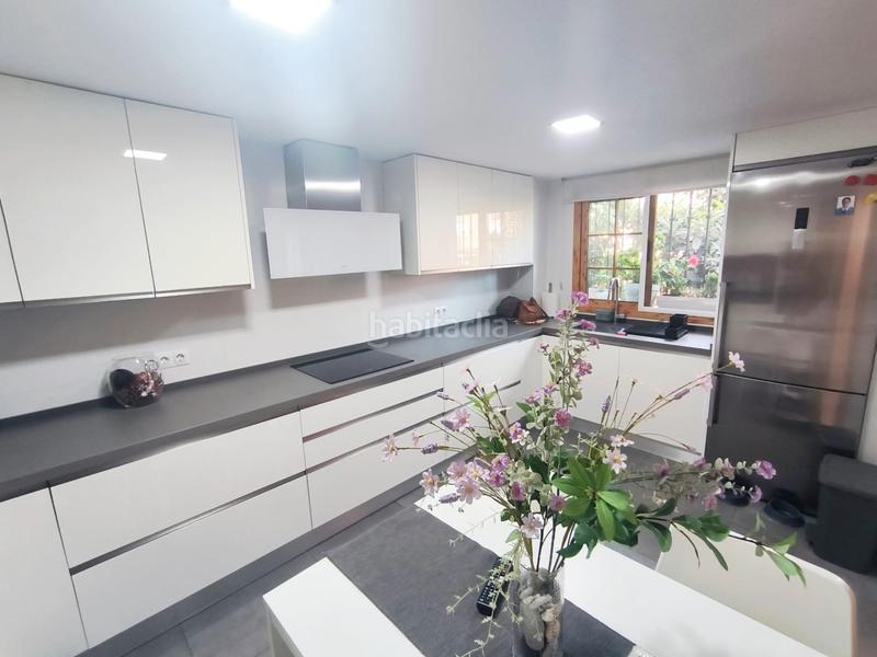 Foto f4778a84-a6d6-4efb-b378-8742203a1a76. Casa adossada amb xemeneia aparcament a Montemar Torremolinos