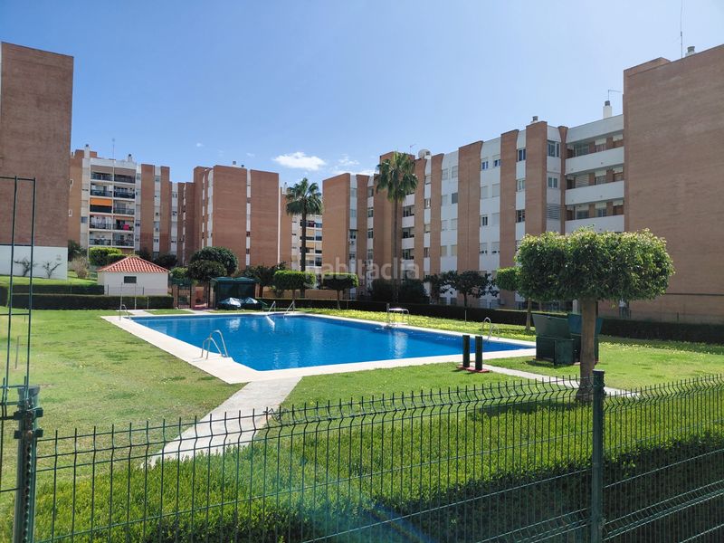 Foto 40f8652b-97dc-4036-be84-a2e0ba3c5752. Pis amb piscina a Parque de la Paloma Benalmádena