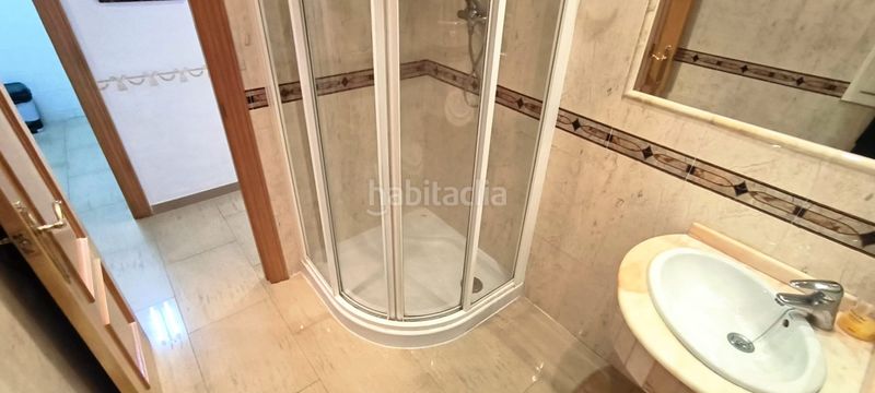 Foto 3e5f24e5-f50c-4783-87fa-120a873ce057. Pis a avenida de españa 6 a Laguna Beach Torrox