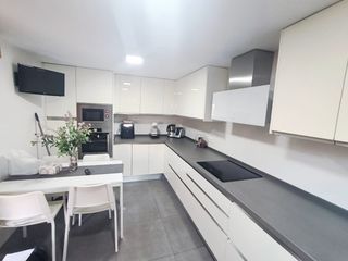 Reihenhaus  Calle cerro largo 89. Gran casa adosada reformada en montemar , patio grande, 4 dormit