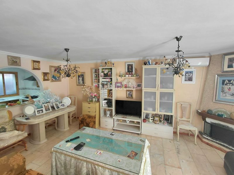 Foto 0a7276eb-d173-423a-9ad4-e3f6c43af768. Casa adossada amb aparcament a Montemar Torremolinos