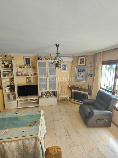 Foto a40ede1b-c940-43ef-a09d-d23085d61088. Casa adossada amb aparcament a Montemar Torremolinos
