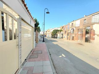 Reihenhaus  Calle río guadalquivir 44. Gran casa adosada en esquina con garaje para varios coches, 3 do