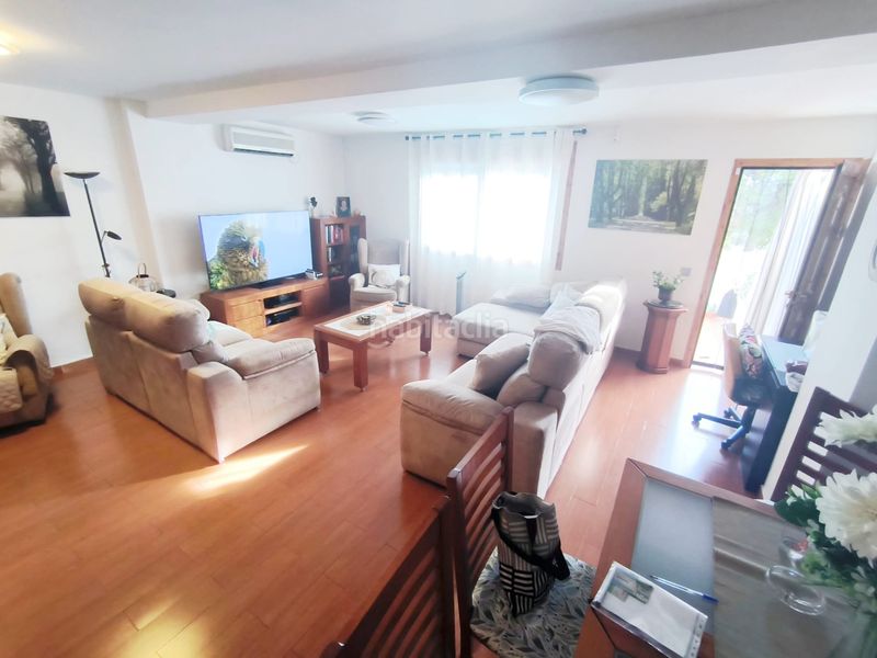 Foto 3f1e1142-a041-4f8d-80f3-93495d88d7a4. Casa adossada amb aparcament a Montemar Torremolinos