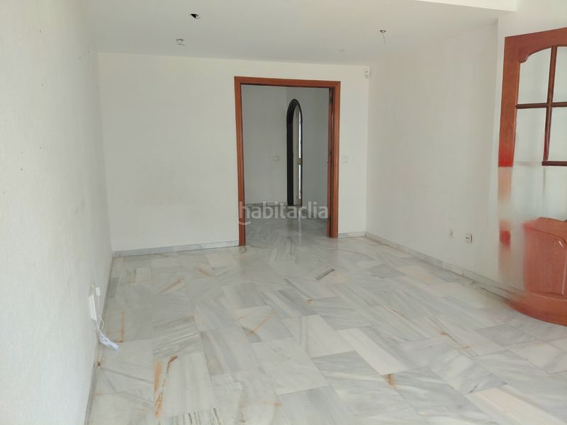 Foto 3b6507b5-fc4c-42f3-8112-b4a482fe5aa6. Casa aparellada amb aparcament a Centro Mijas