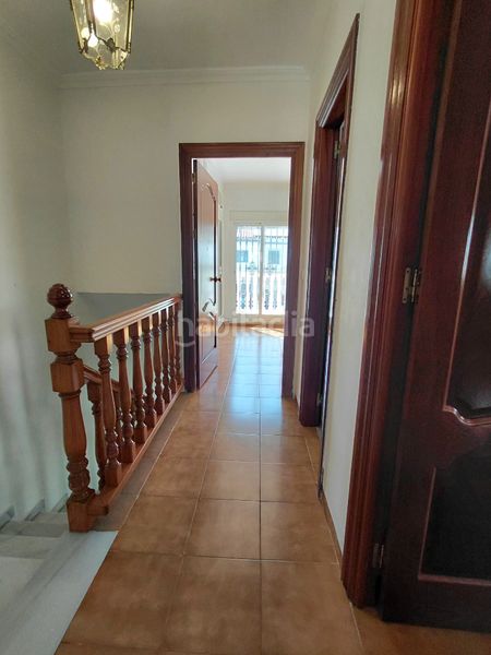 Foto 78b21090-c44b-471a-a30a-aeddc6116521. Casa aparellada amb aparcament a Centro Mijas