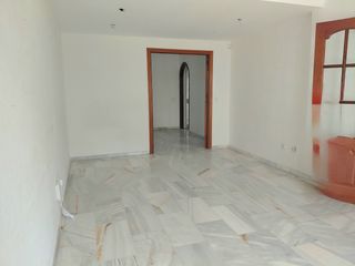 Maison jumelée  Calle río guadalquivir. Gran adosada a reformar con garaje de 90 metros, 3 dormitorios y