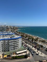 Dúplex  Calle torrealmádena 3. Dulplex en primera línea de playa con vistas al mar, aparcamient