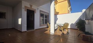 Casa a schiera  Calle del maestro vert. Gran casa adosada en esquina de 4 dormitorios y 3 baños, gran pa