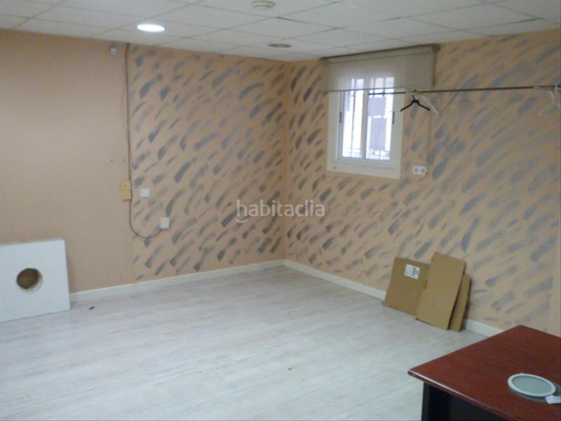 Foto b51dce94-b3ee-4a57-bf32-8bc430608a2a. Local comercial a Sants-Badal Barcelona