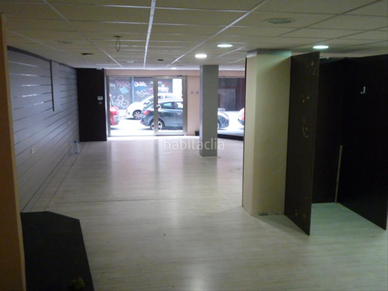 Foto c4d49347-4493-498f-8253-2b419e9580b2. Local comercial a Sants-Badal Barcelona