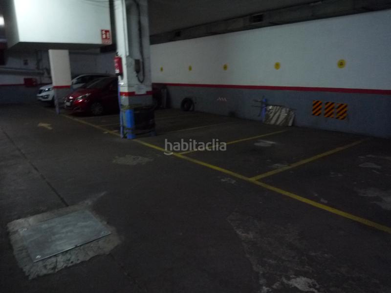 Foto 0a42fc84-22f3-43cc-b48f-c6031aa29fe8. Aparcament cotxe a carrer de bacardí 8 a Sants-Badal Barcelona