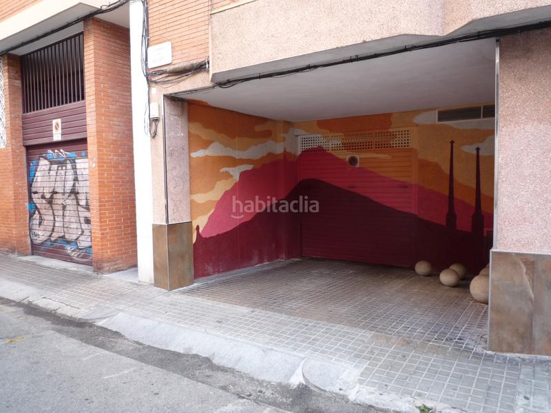 Foto c0389e4a-b10c-498b-9991-b29f65e1766b. Aparcament cotxe a carrer de bacardí 8 a Sants-Badal Barcelona