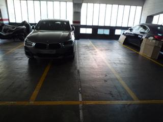 Car parking in Passeig de Fabra i Puig 240