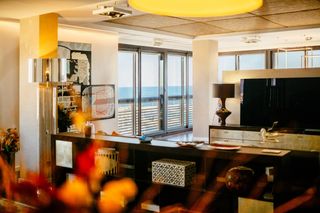 Pis  Avenida dr gadea. Vivienda en 1ª línea con vistas panorámicas al mar, edificio ali