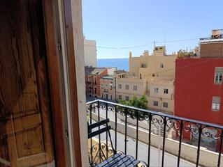 Maison  Calle de san juan. Encantadora casa histórica en el corazón de alicante