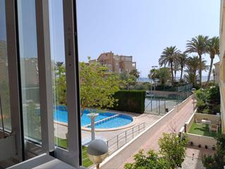 Miete Etagenwohnung  Gomera de la. Alquiler en la costa luminoso piso con vistas al mar y plaza de