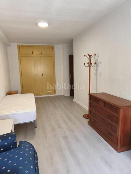 Foto de035f60-69d2-4ee5-95ec-5334d3331200. Alquiler piso alquiler de amplio y luminoso piso en Alicante