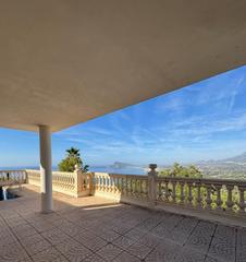 Chalet  Avenida europa-a.h.. Villa en altea hills con vistas panorámicas al mar y la montaña.
