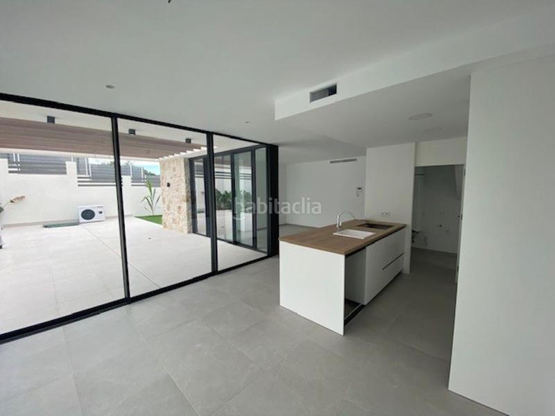 Foto da79e54e-c1f3-4e9b-9210-aed341d49157. Chalet avec piscine dans Lomas de Cabo Roig - Los Dolses Orihuela