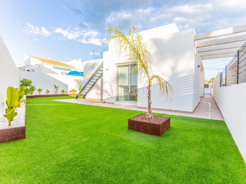 Foto a1d421bd-4601-4632-8fed-25d95bc63c8b. Chalet en Los Balcones-Los Altos Torrevieja