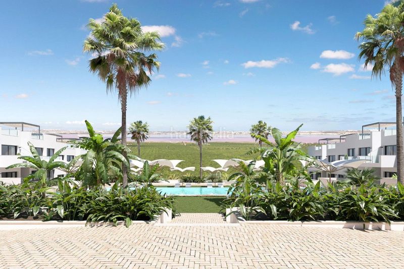 Foto 7e49bd3b-c6ef-4f42-a38e-2ec560a4bc4c. Casa amb piscina a Los Balcones-Los Altos Torrevieja