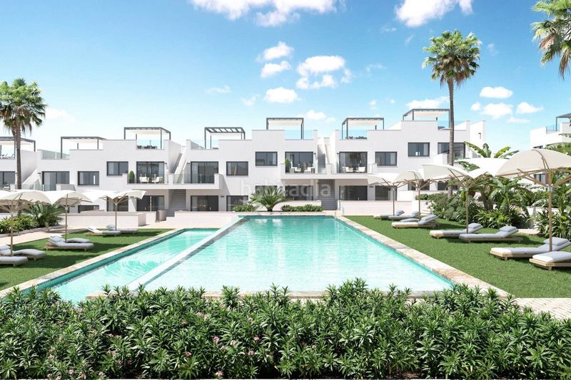 Foto cc9fcf63-61cd-4842-aa89-e3e7bd6a5599. Casa amb piscina a Los Balcones-Los Altos Torrevieja
