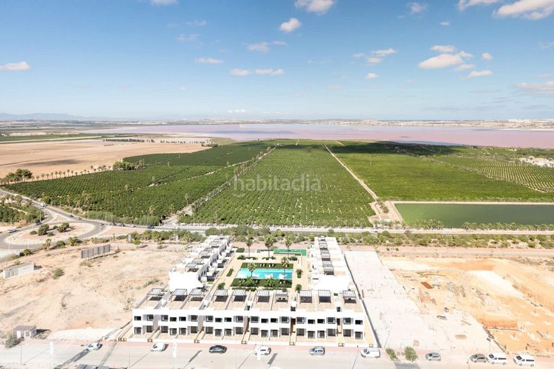 Foto cf5d8d1c-e7c0-4199-816e-354b552d7a27. Casa amb piscina a Los Balcones-Los Altos Torrevieja