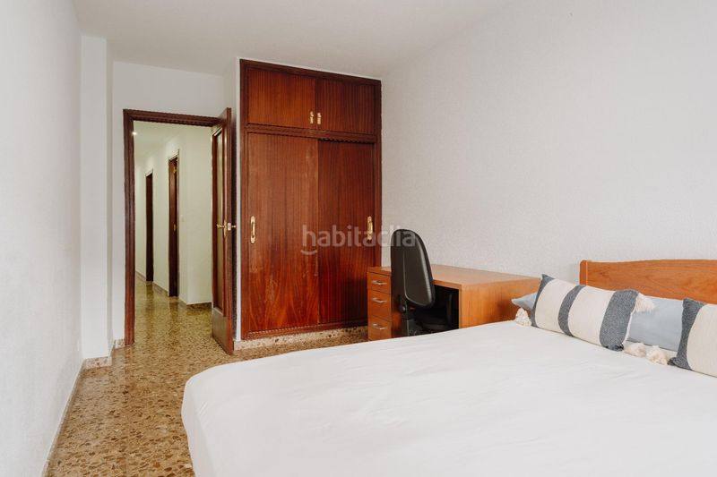 Foto 53acf0e4-7a7b-44d4-adb9-4b9d7d1a7f86. Pis a Barrio del Centro Alicante