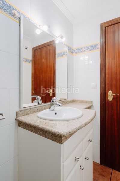Foto b5b1f41b-1b0a-4c98-8536-6c12d17ec0e2. Pis a Barrio del Centro Alicante