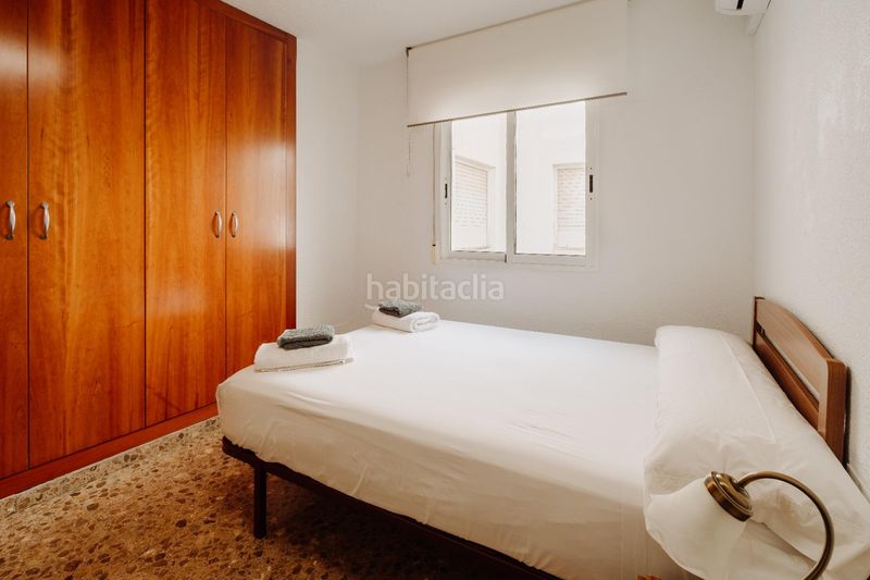 Foto b8003f00-3641-4cf3-a2d0-81745b617b9d. Pis a Barrio del Centro Alicante