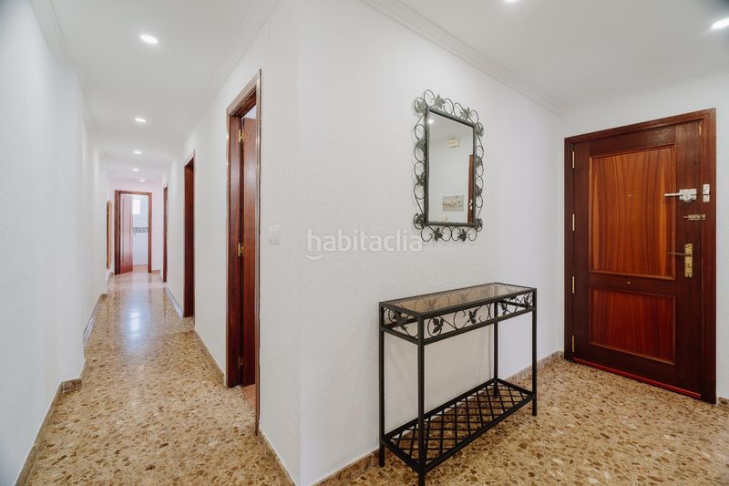 Foto f6e4351d-ee12-4b80-9785-34b32e2fccd8. Pis a Barrio del Centro Alicante