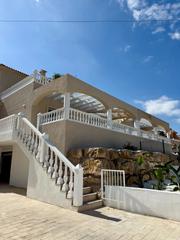 Casa bifamiliare in Pueblo Acantilado-Lanuza. Estupendo chalet pareado en pueblo acantilado, el campello alica