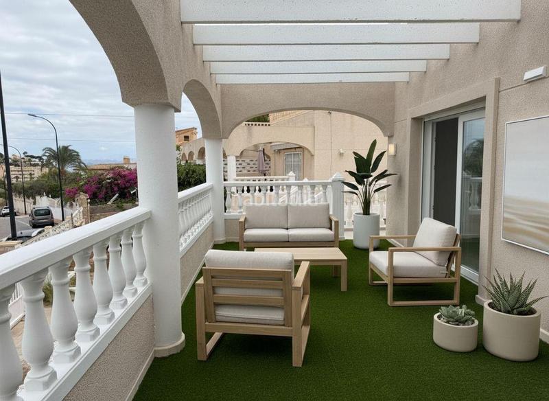 Foto 0683d060-e165-4326-b72d-67466c17da90. Casa aparellada amb calefacció aparcament a Pueblo Acantilado-Lanuza Campello (el)