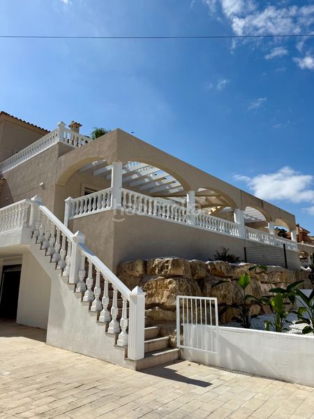 Foto 59a3b345-c8ff-47f9-aa39-e0d5717dcd7b. Casa aparellada amb calefacció aparcament a Pueblo Acantilado-Lanuza Campello (el)