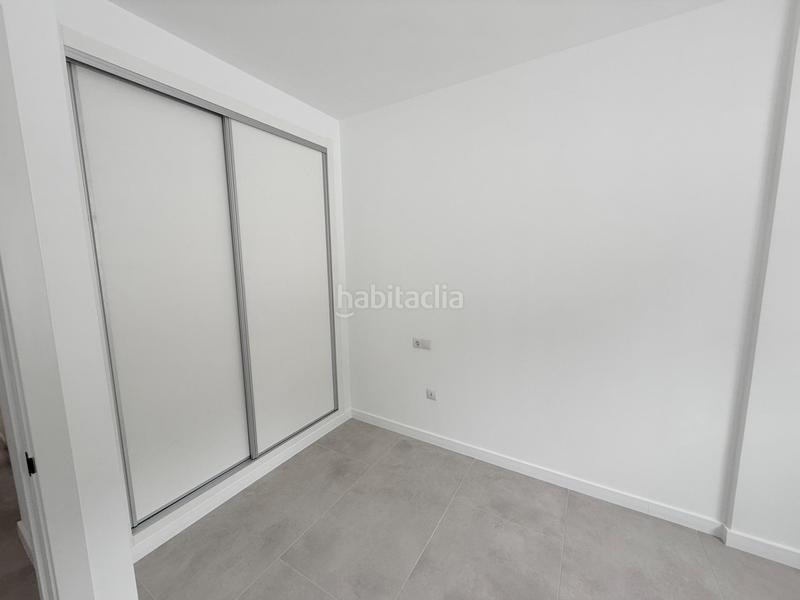 Foto 5e99c5d3-1793-4ae9-8523-0584be014379. Casa pareada estupendo chalet pareado en pueblo acantilado, el campello alicante en Campello (el)