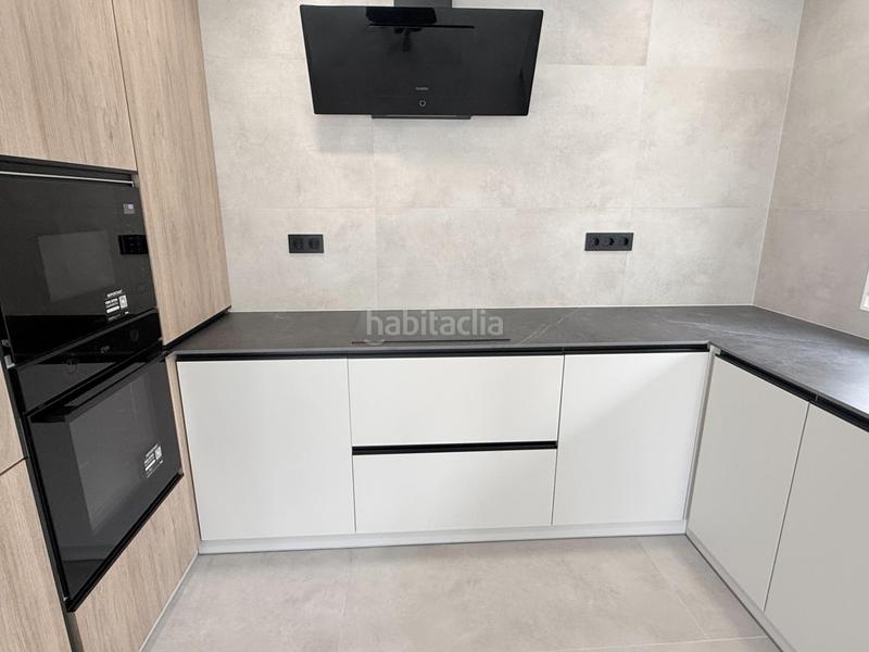 Foto 7bfbe3ad-986f-49ba-ac68-d2f60c77ec67. Casa aparellada amb calefacció aparcament a Pueblo Acantilado-Lanuza Campello (el)